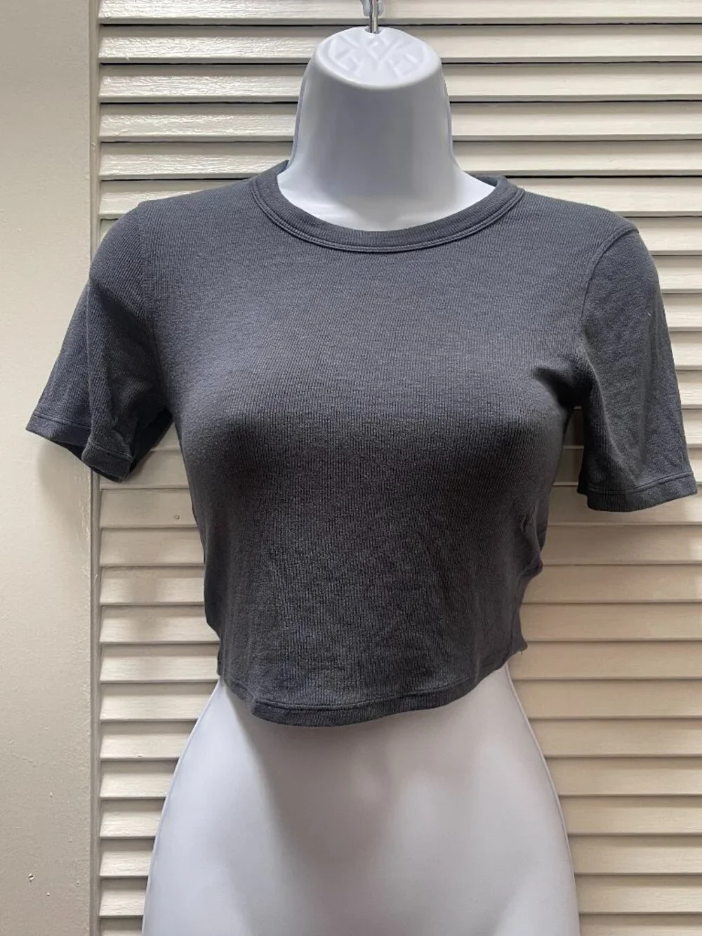 lululemon Ribbed Cropped Dark Gray Tee XS